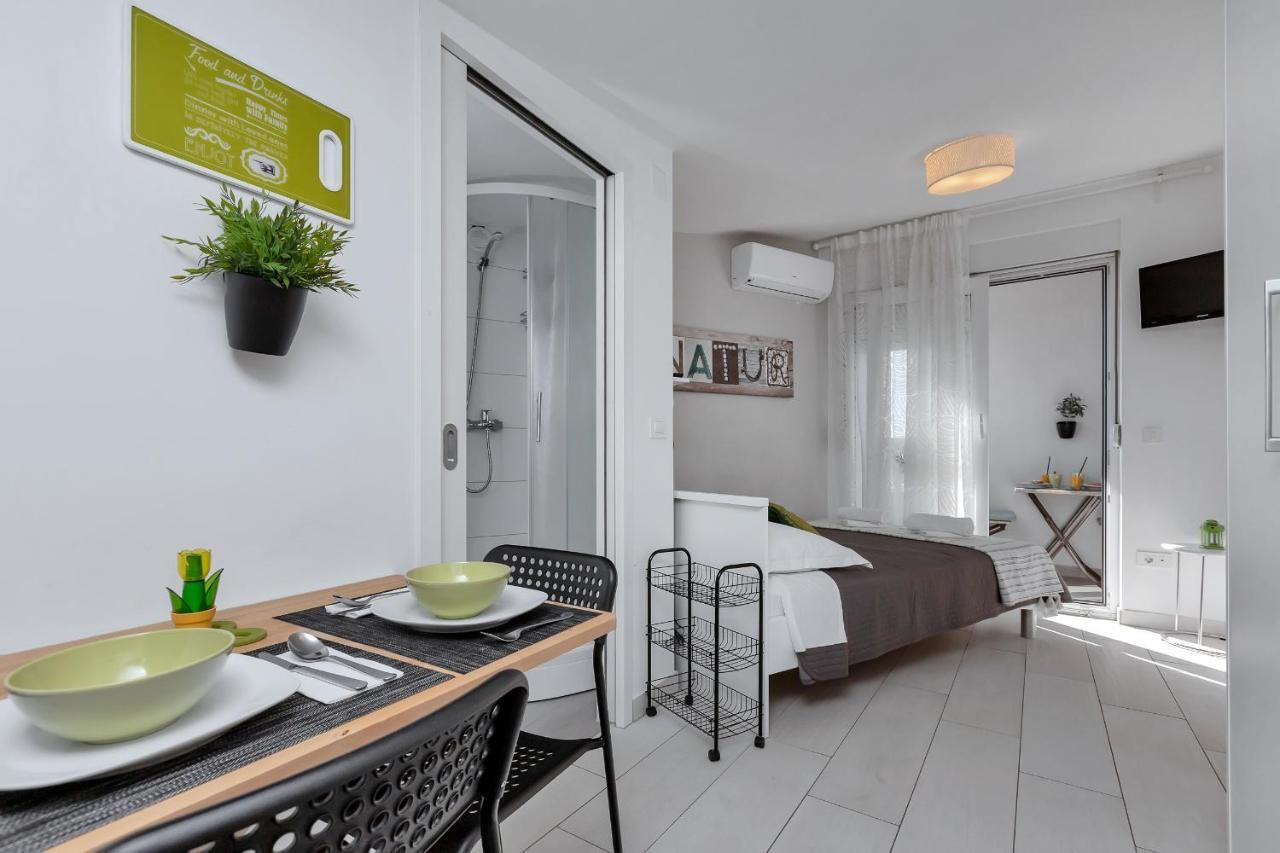 Apartments Villa Joy Подгора Екстер'єр фото